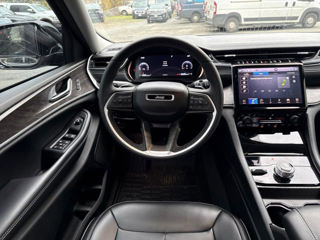 Used 2024 Jeep Grand Cherokee L Limited image 19