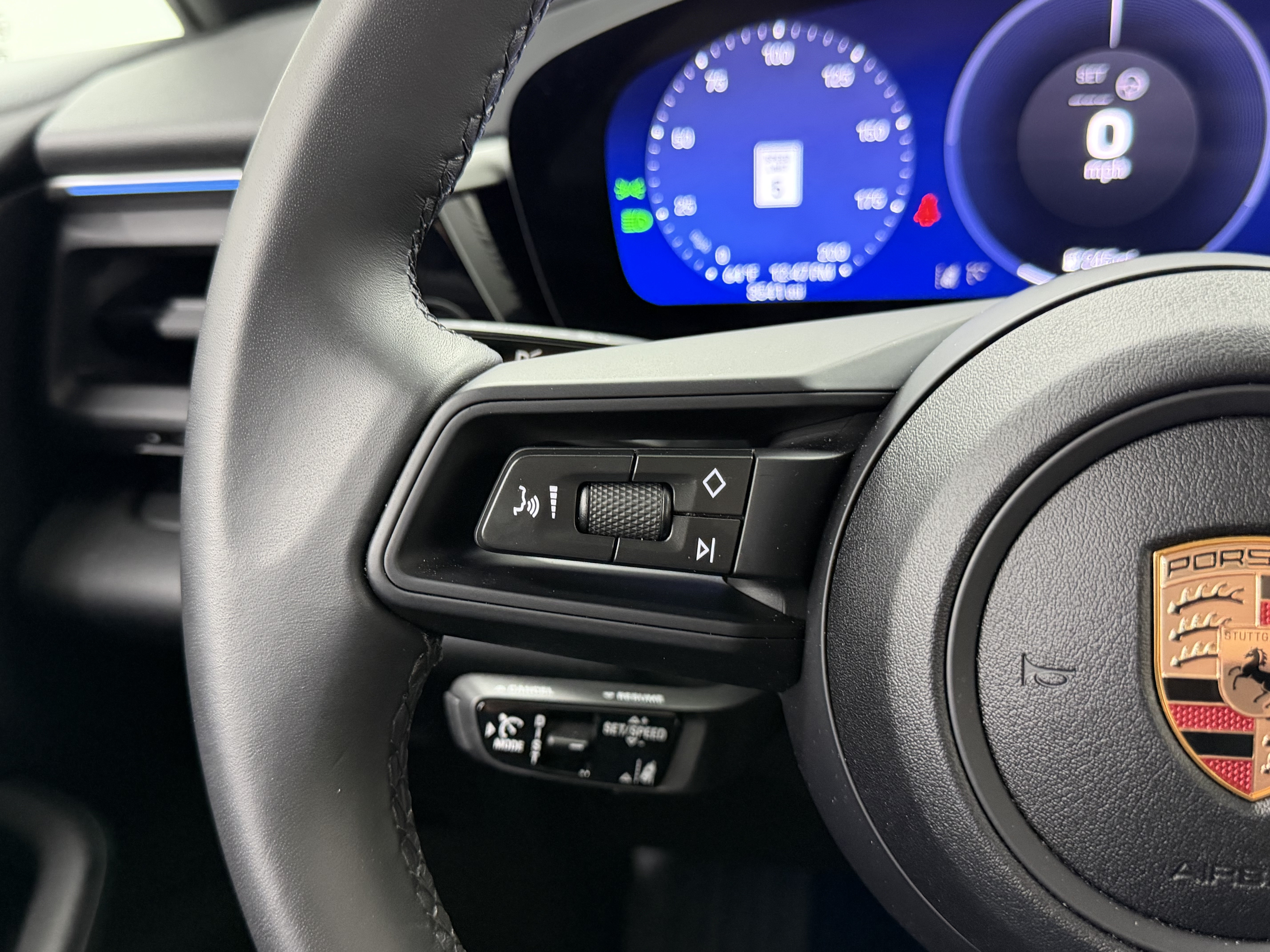 Certified 2025 Porsche Macan Electric RWD image 44