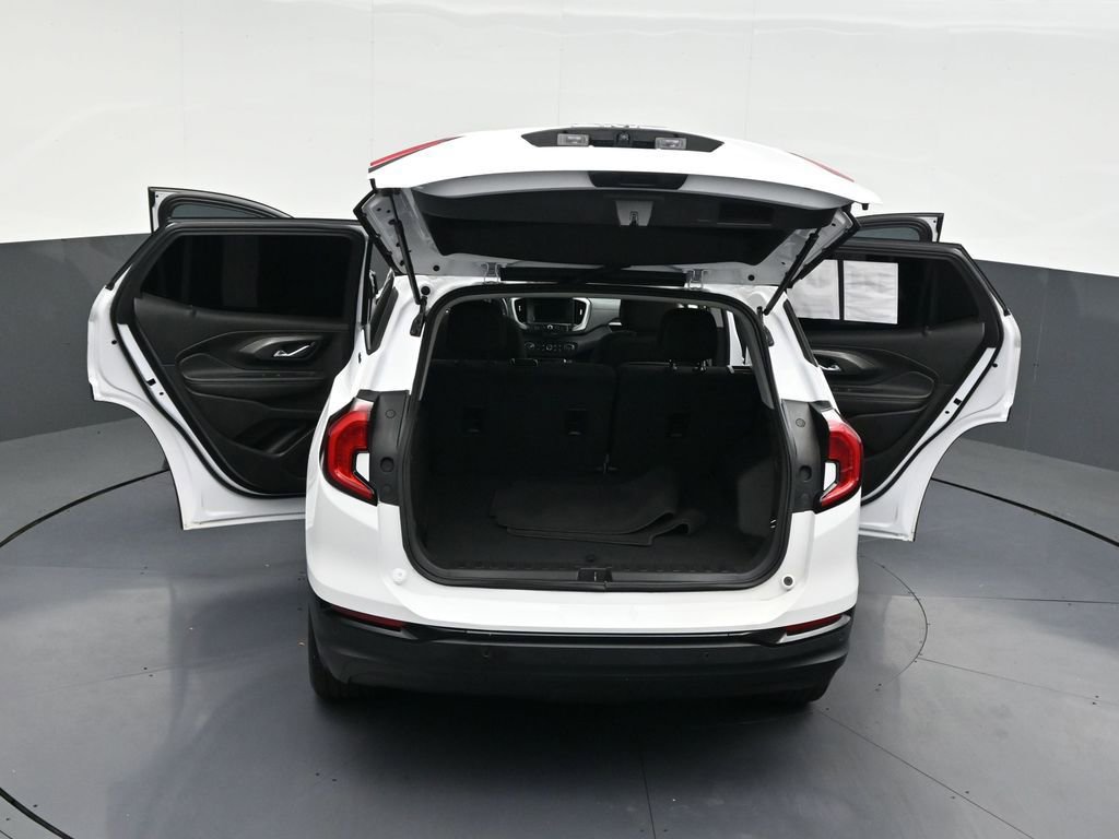 Used 2024 GMC Terrain SLE w/ Driver Convenience Package image 35