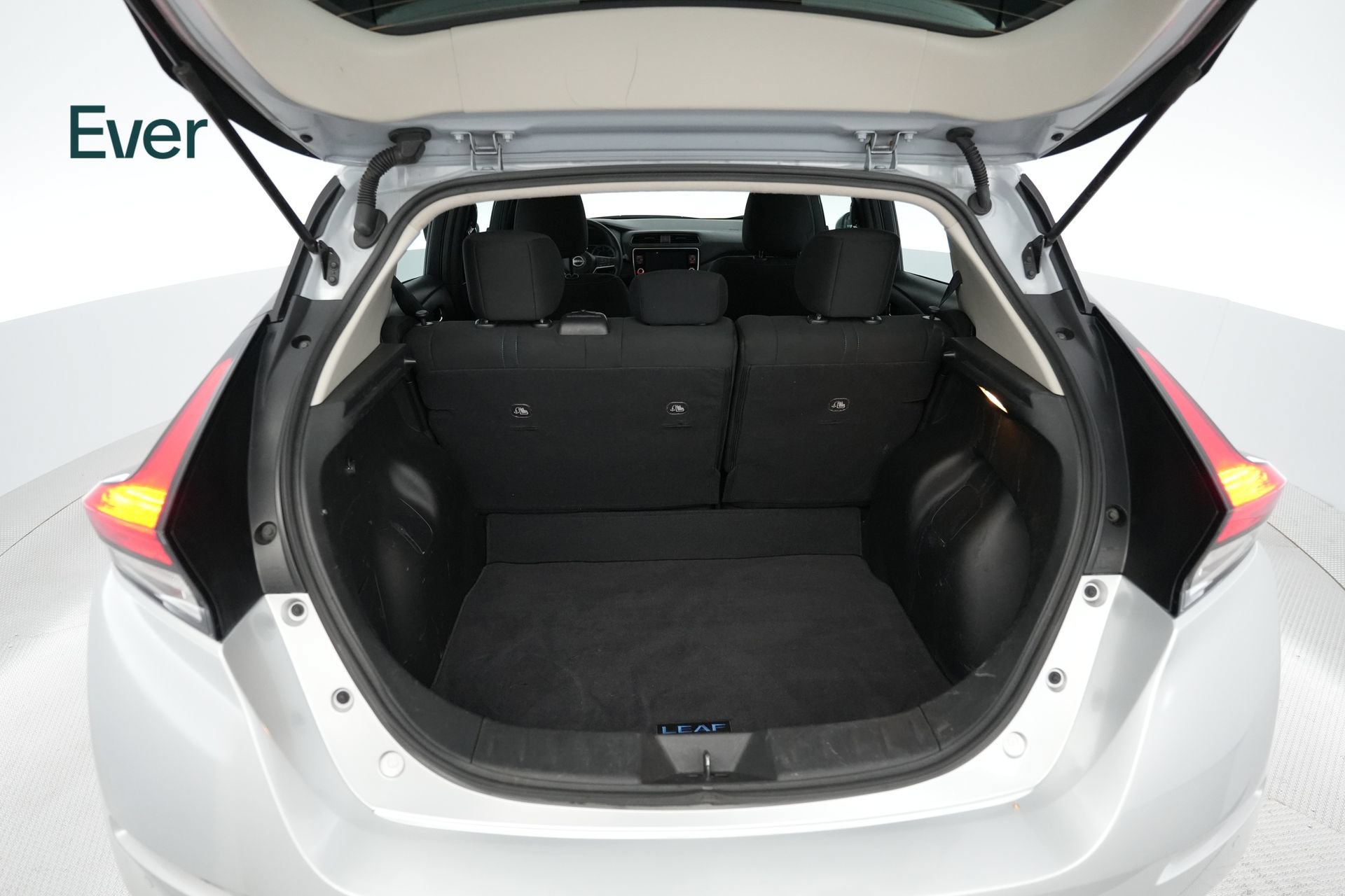 Used 2025 Nissan Leaf S FWD image 8