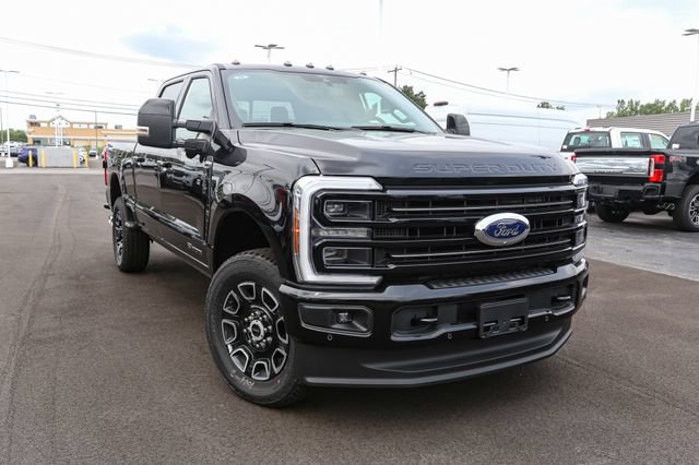 New 2026 Ford F350 Platinum w/ FX4 Off-Road Package AWD/4WD image 3