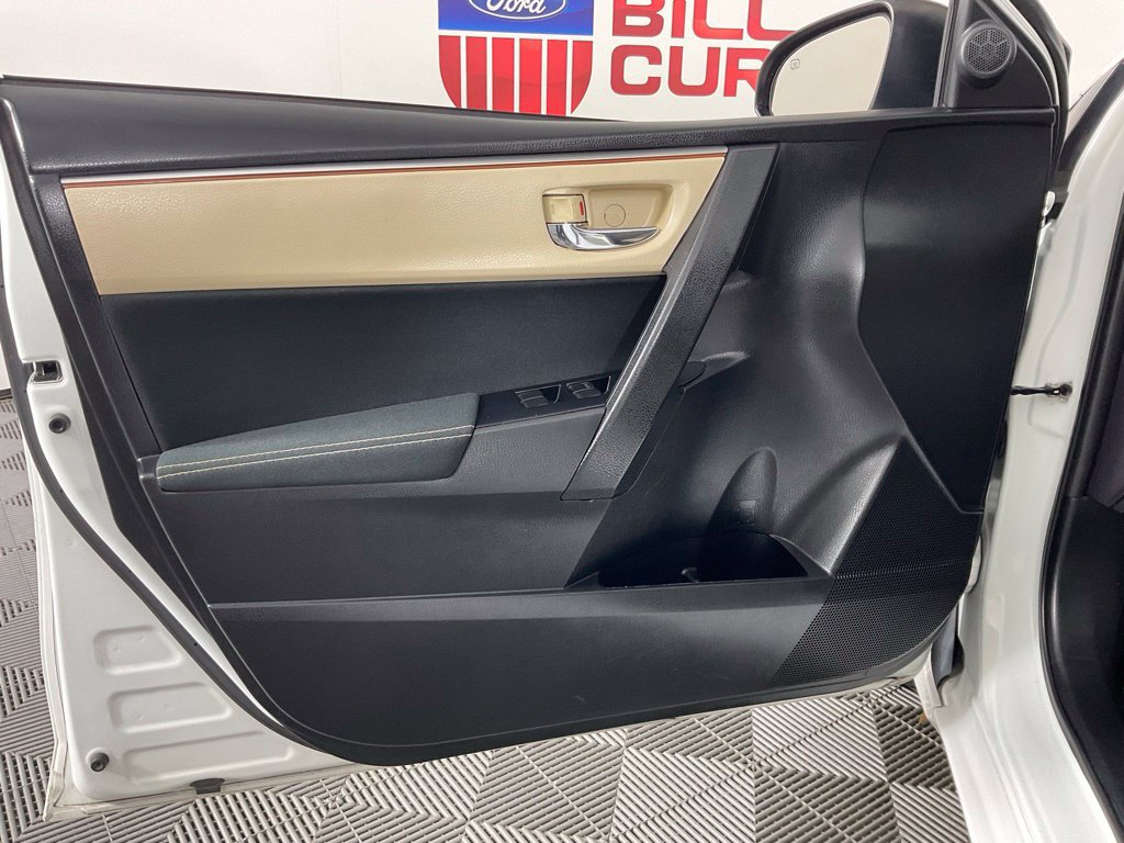 Used 2016 Toyota Corolla LE FWD image 12
