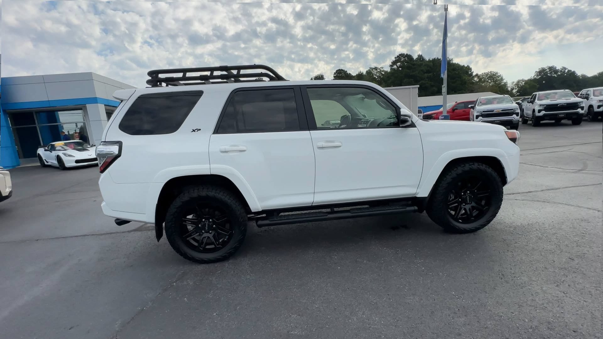 Used 2022 Toyota 4Runner SR5 Premium w/ Moonroof Package RWD image 9
