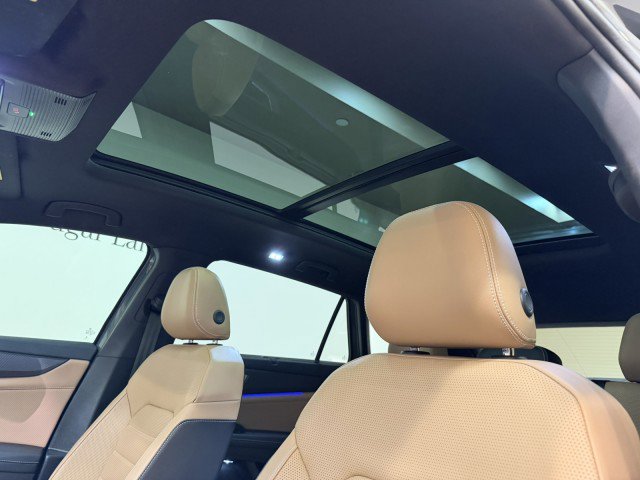 Used 2024 Volkswagen Atlas Cross Sport SEL R-Line image 16