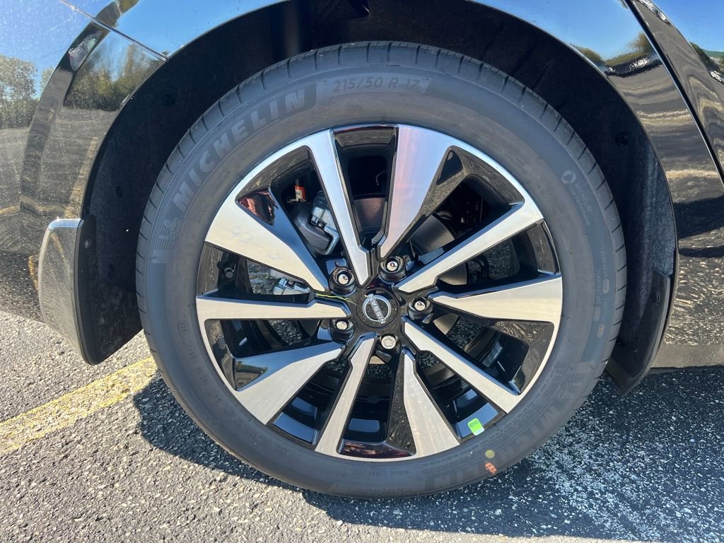 New 2025 Nissan Sentra SV w/ SV Premium Package image 12