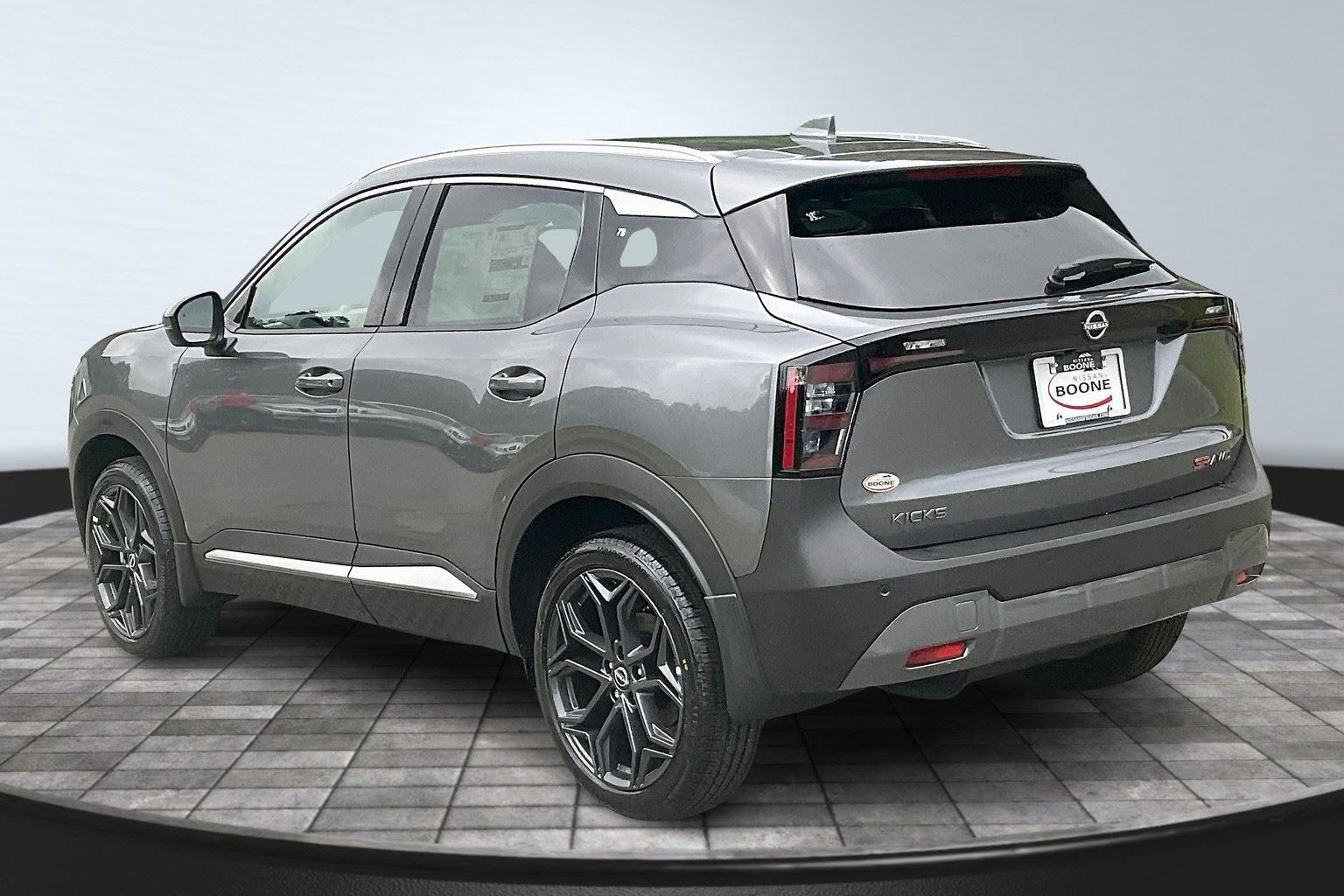 New 2025 Nissan Kicks SR AWD/4WD image 3