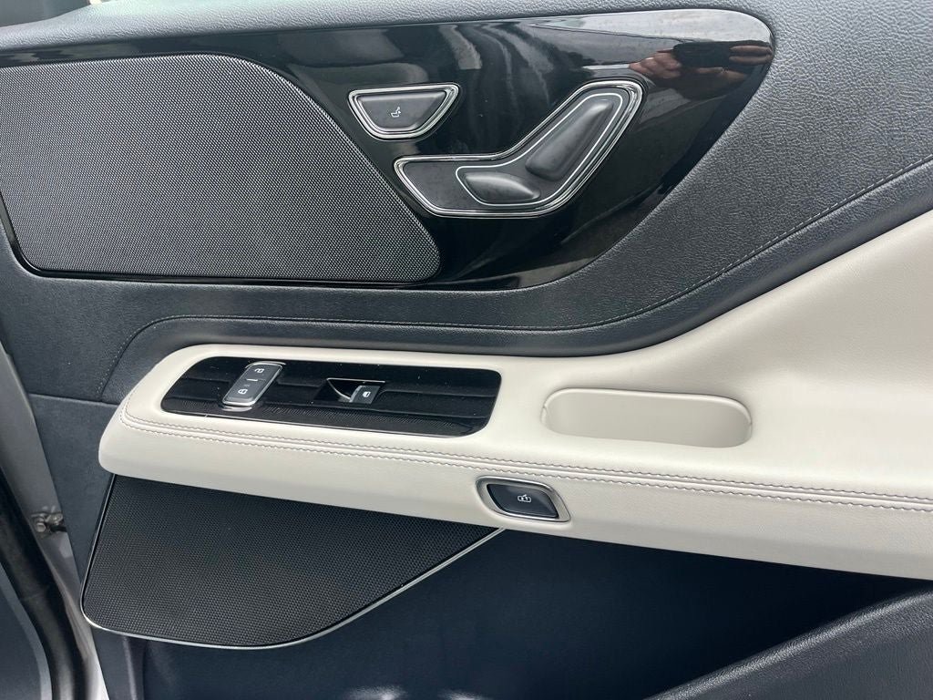 Certified 2025 Lincoln Aviator AWD image 19