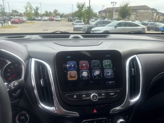 Used 2018 Chevrolet Equinox Premier FWD image 15