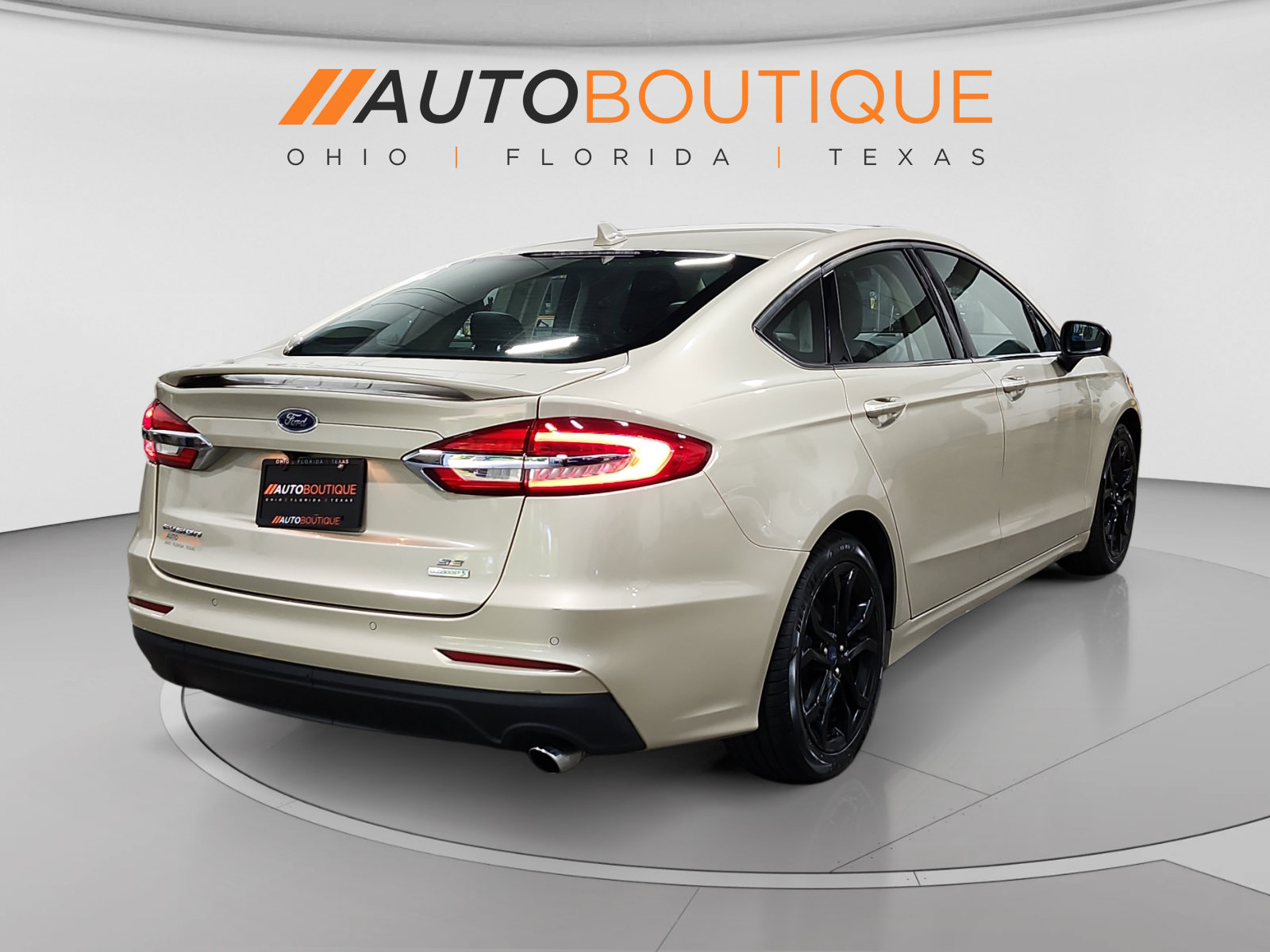Used 2019 Ford Fusion SE w/ Equipment Group 151A FWD image 5