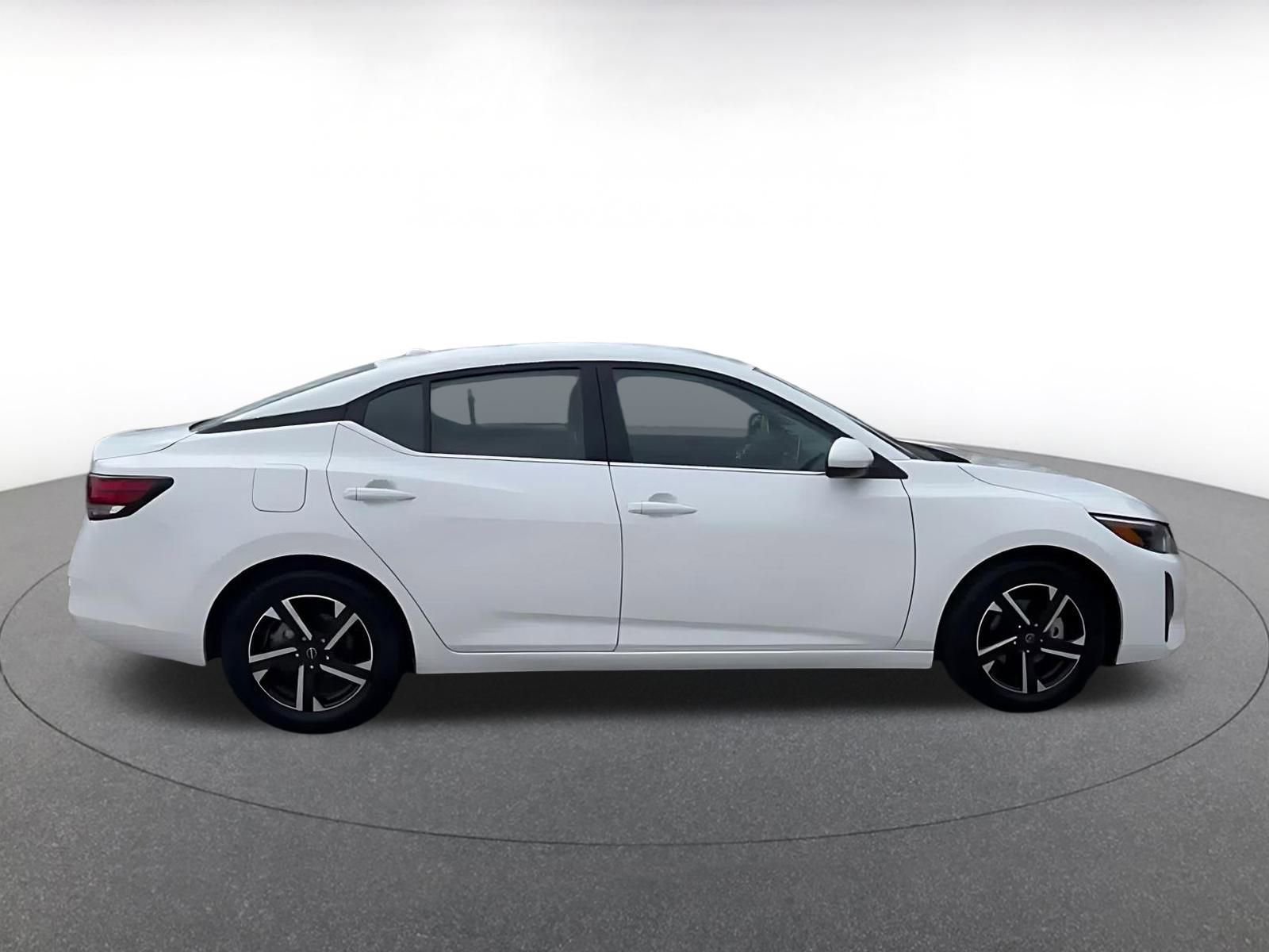 Used 2025 Nissan Sentra SV image 16