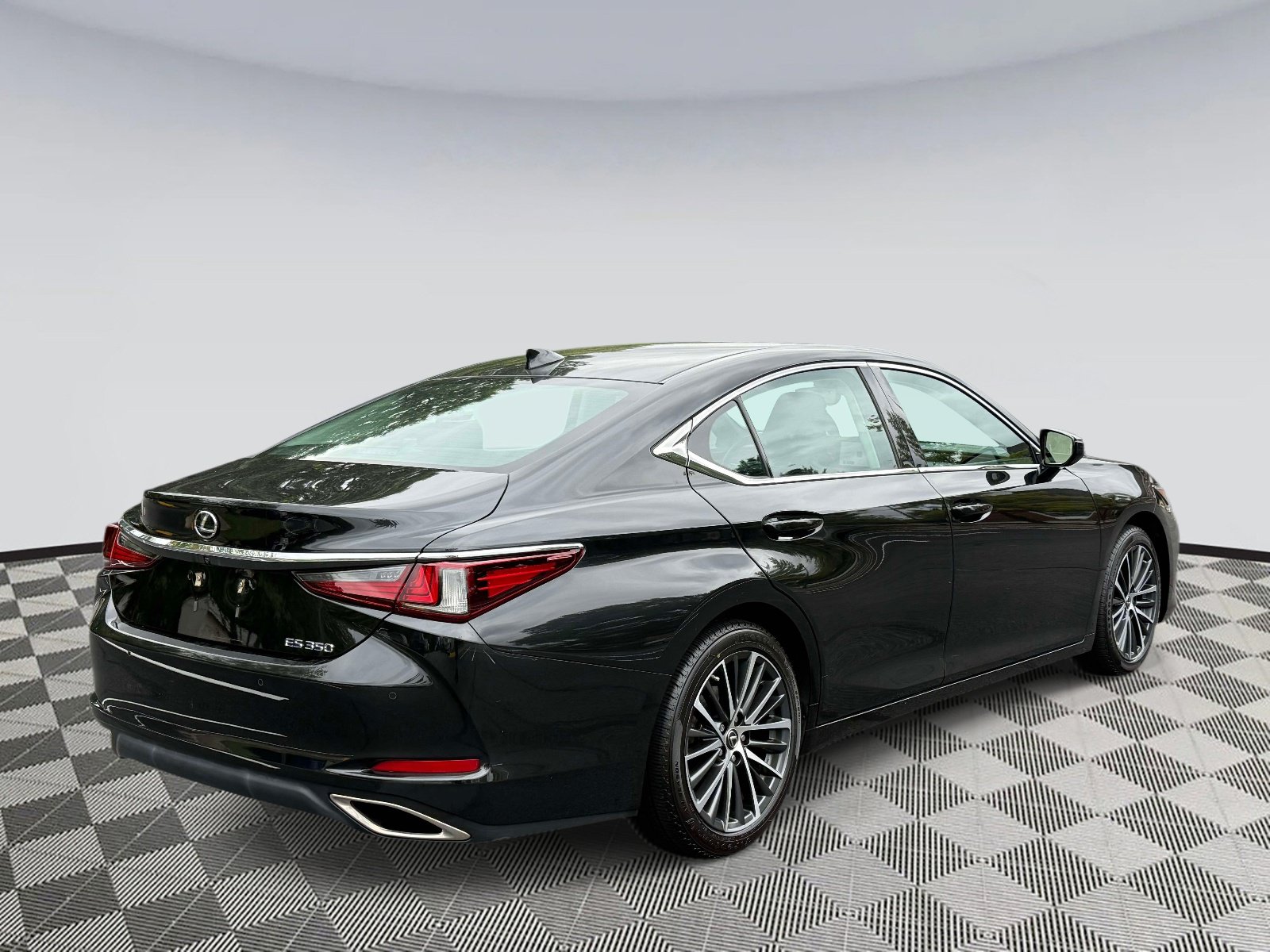 Used 2023 Lexus ES 350 w/ Premium Package FWD image 2