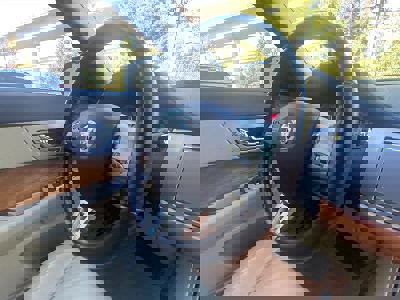 Used 2010 Jaguar XF Luxury image 40