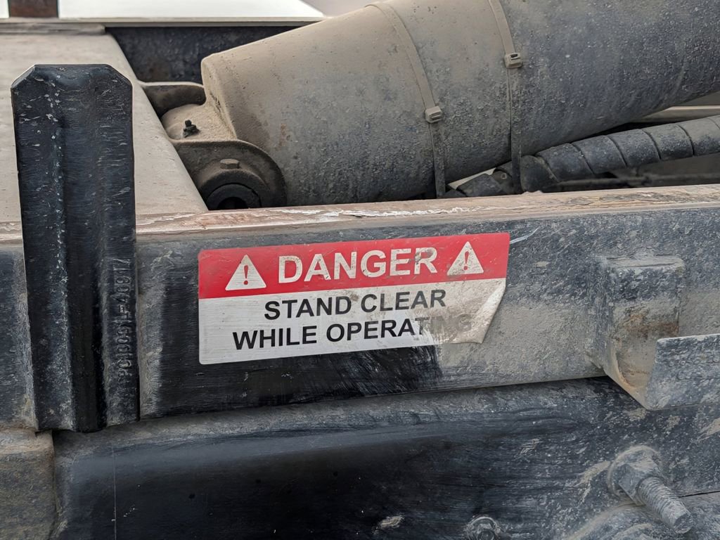 Used 2022 Ford F650 2WD Regular Cab Super Duty image 26