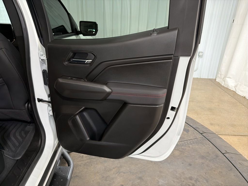 Used 2024 Chevrolet Colorado Z71 w/ Z71 Convenience Package 2 image 18