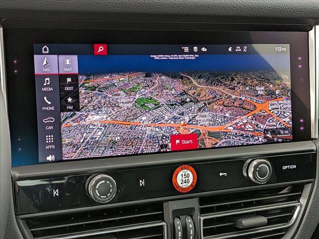 Certified 2025 Porsche Macan AWD/4WD image 18