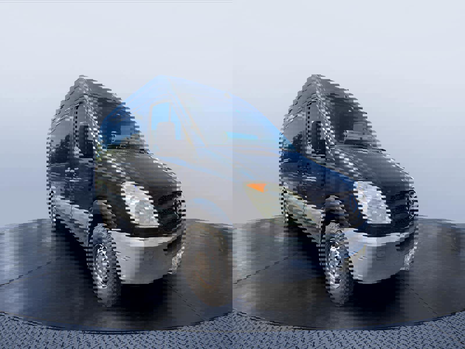 Used 2011 Mercedes-Benz Sprinter 2500 image 1