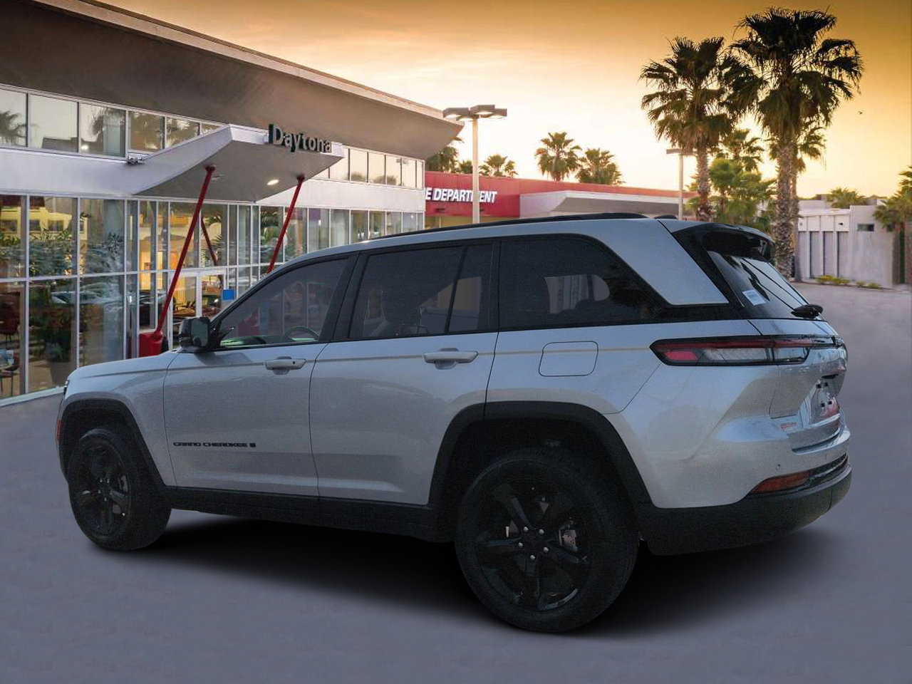 Used 2023 Jeep Grand Cherokee Limited w/ Luxury Tech Group II RWD image 5