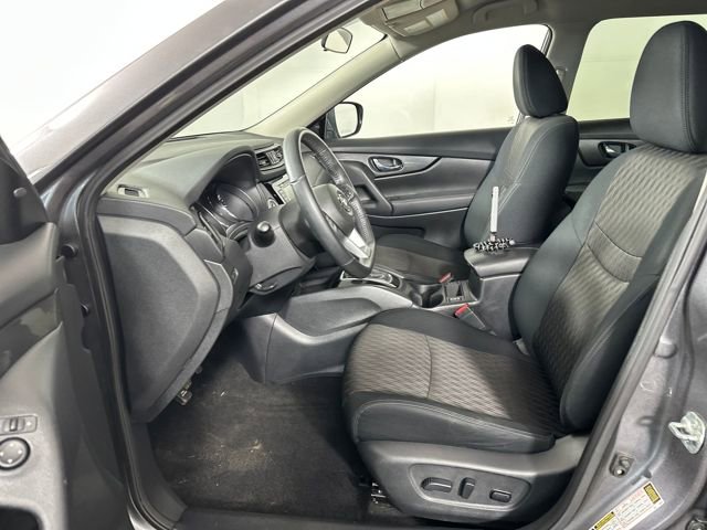 Used 2018 Nissan Rogue SV image 11