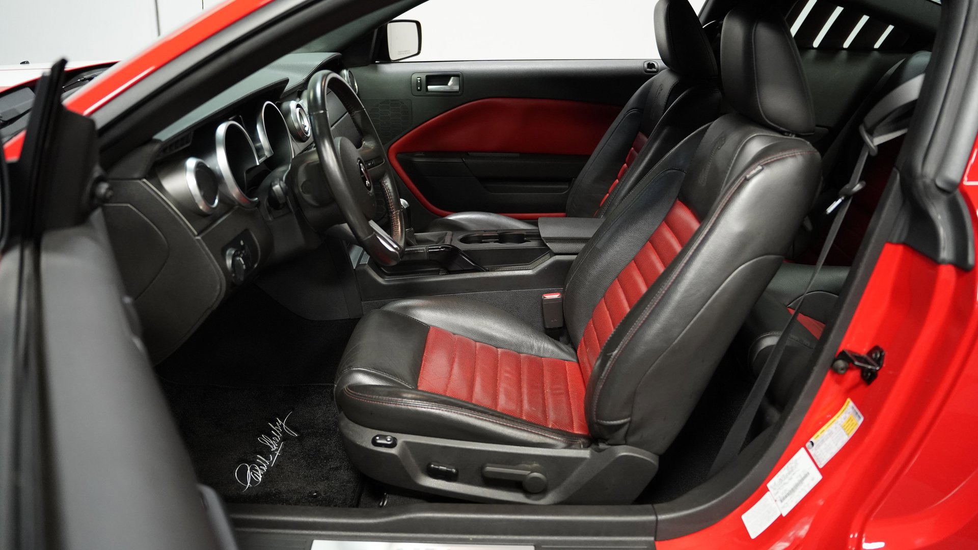 Used 2009 Ford Mustang Shelby GT500 RWD image 29