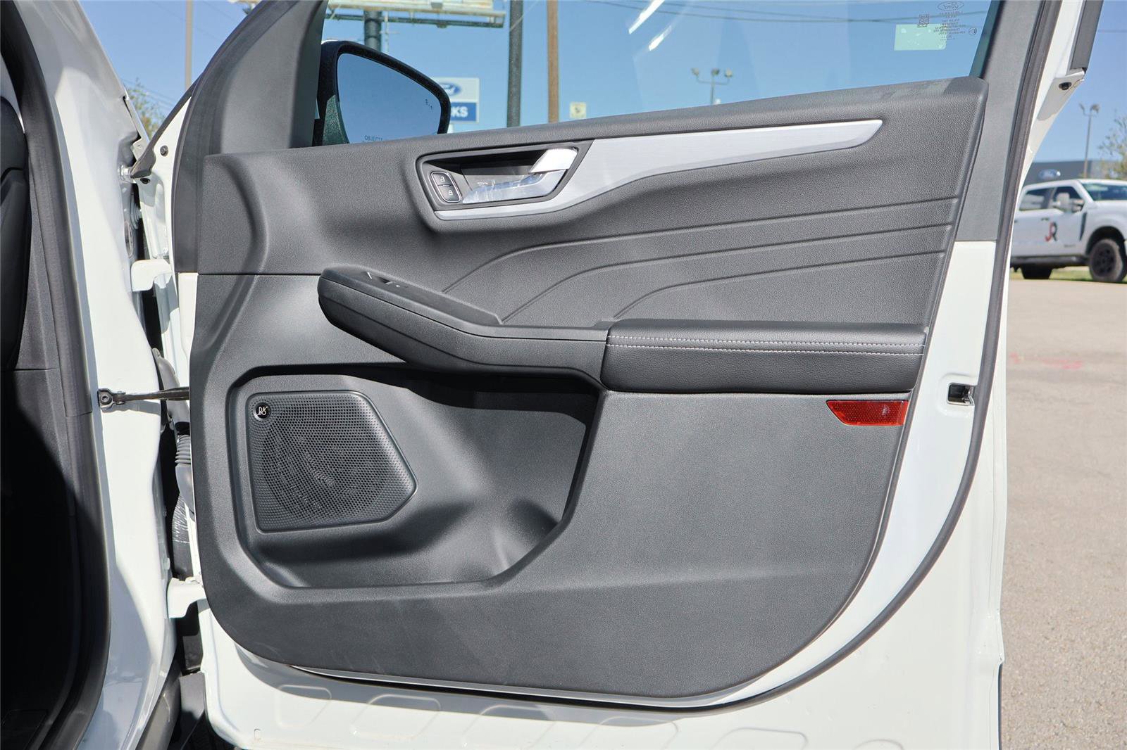 New 2025 Ford Escape SE w/ PHEV Premium Package image 31
