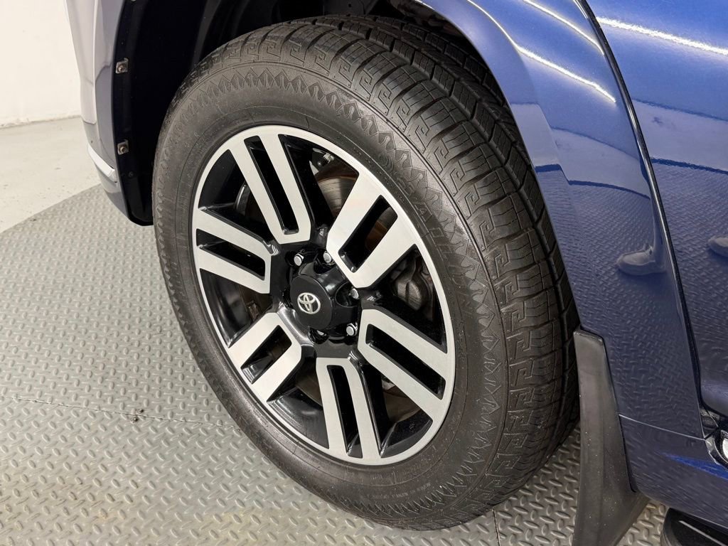 Used 2015 Toyota 4Runner Limited AWD/4WD image 59