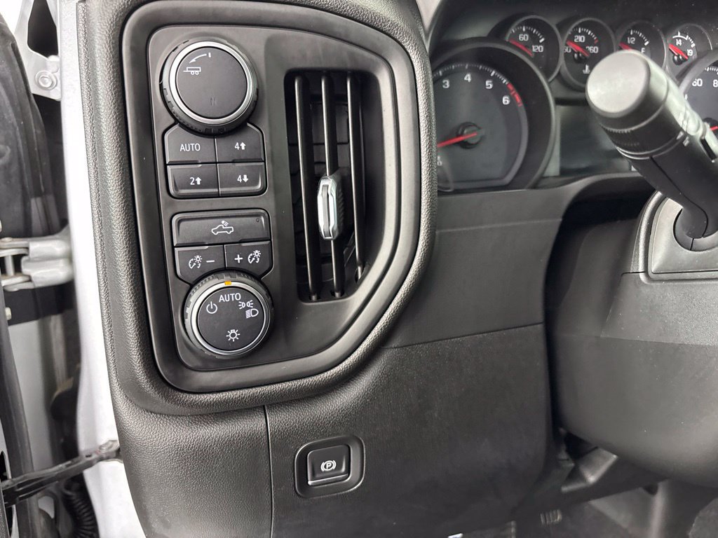 Certified 2020 Chevrolet Silverado 1500 Custom Trail Boss w/ Custom Convenience Package AWD/4WD image 30