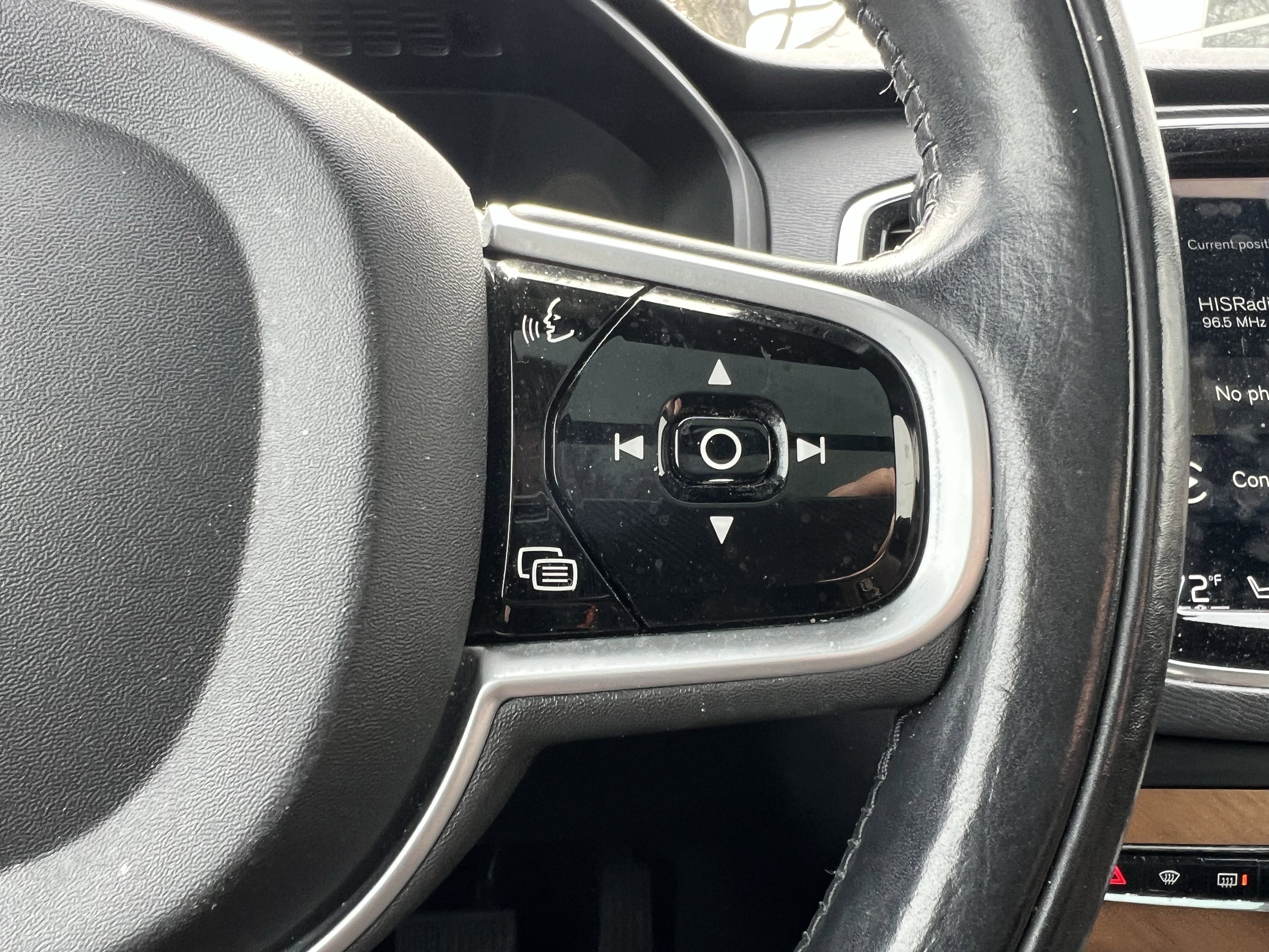 Used 2021 Volvo XC90 T6 Momentum w/ Advanced Package image 20