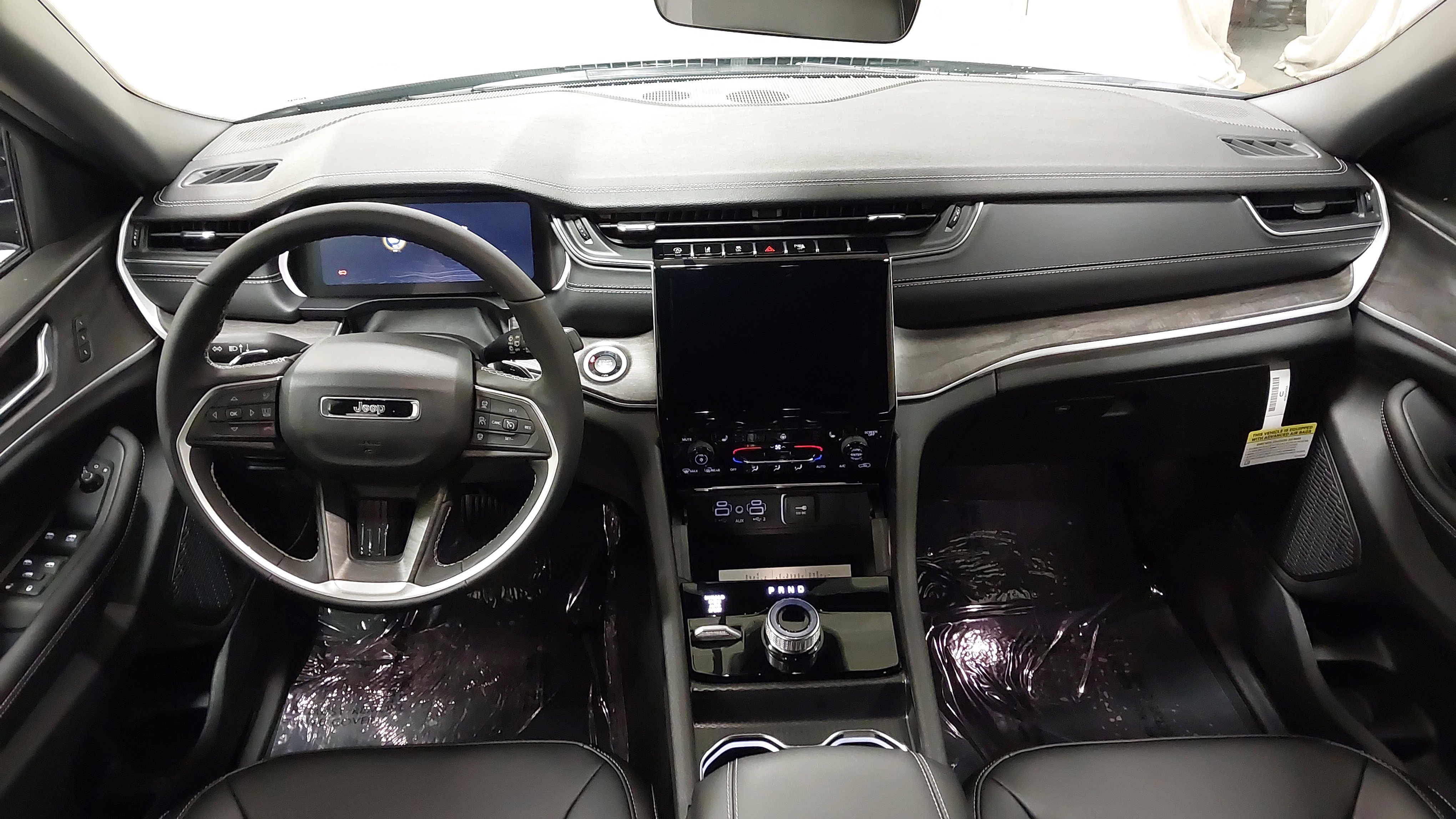 New 2025 Jeep Grand Cherokee L Limited w/ Trailer Tow Package image 26