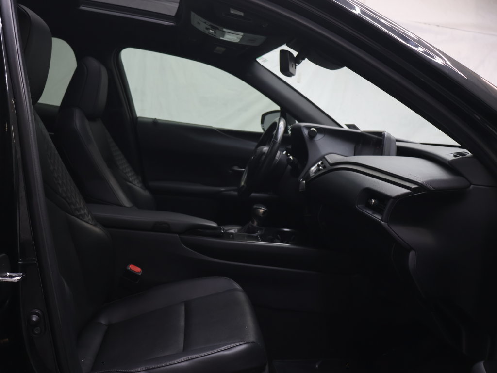Used 2020 Lexus UX 200 w/ Premium Package FWD image 9