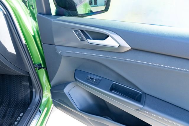 New 2026 Volkswagen Taos SE image 46