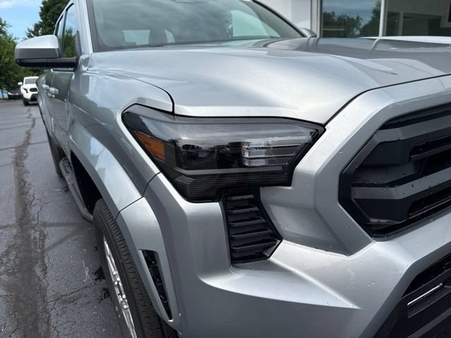 Used 2026 Toyota Tacoma SR5 AWD/4WD image 39