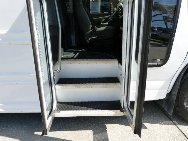 Used 2007 Chevrolet Express 3500 w/ School Bus Package RWD image 18