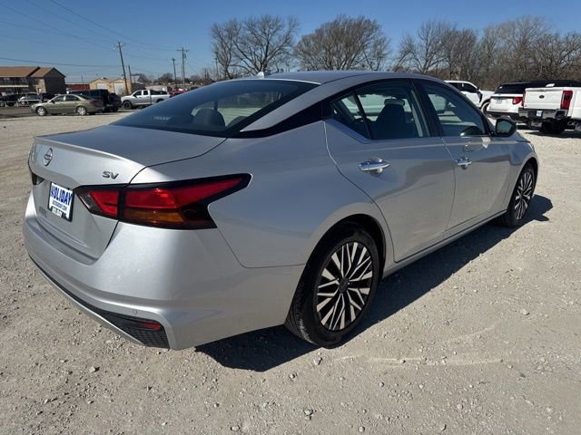 Used 2024 Nissan Altima 2.5 SV image 6