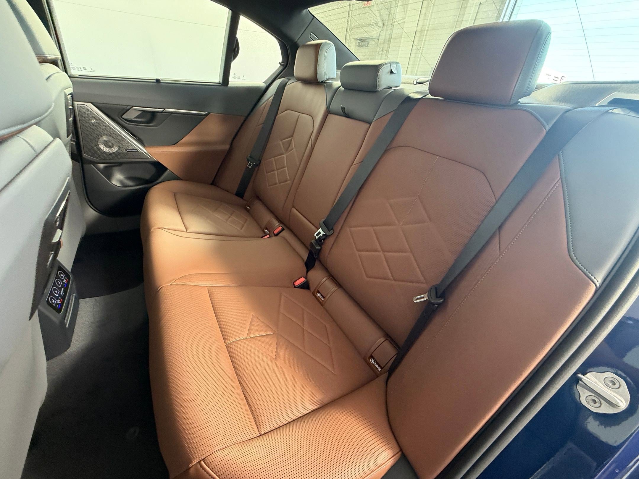 Used 2027 BMW 530i w/ Executive Package RWD image 29
