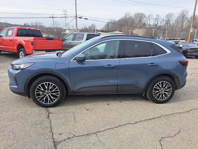 Used 2025 Ford Escape SE w/ PHEV Premium Package image 2