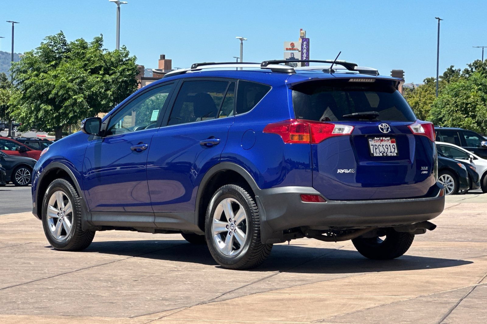 Used 2015 Toyota RAV4 XLE AWD/4WD image 6