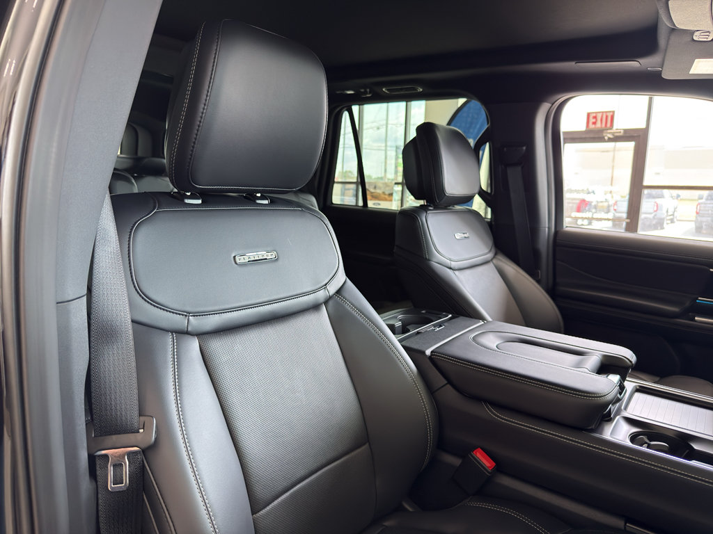 New 2027 Ford Expedition Platinum w/ Stealth Appearance Package AWD/4WD image 32