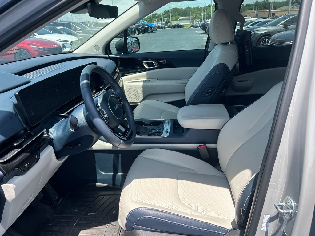 Used 2025 Kia Carnival SX Prestige FWD image 13