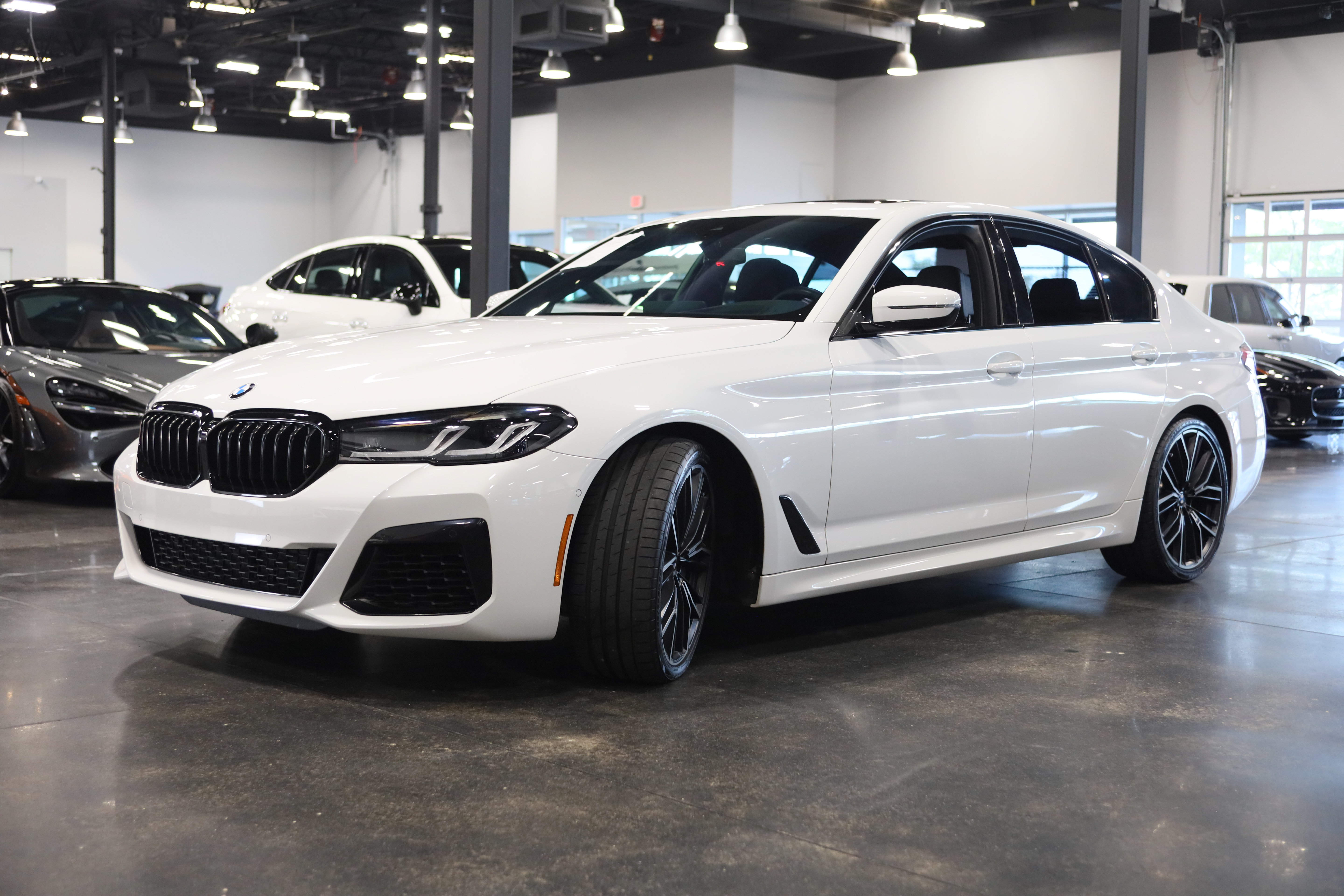 Used 2022 BMW M550i xDrive w/ Premium Package AWD/4WD image 3