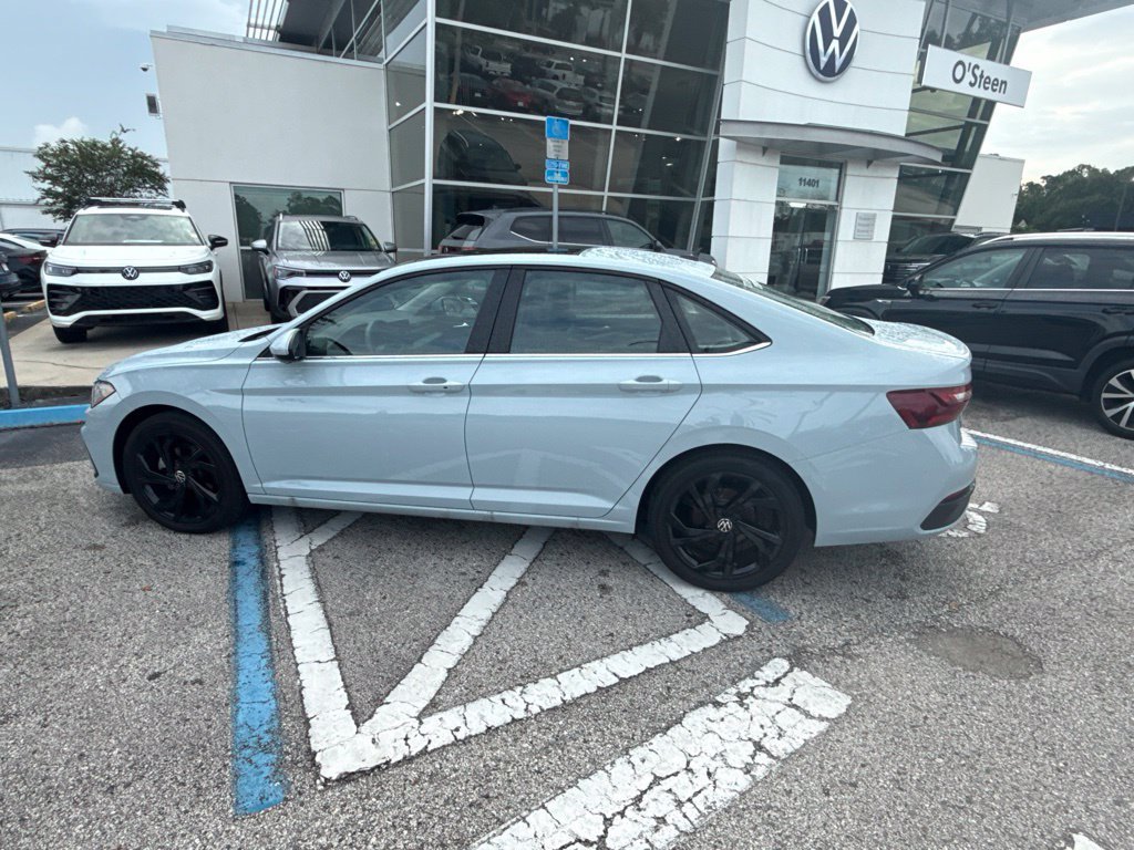 Certified 2026 Volkswagen Jetta SE FWD image 11