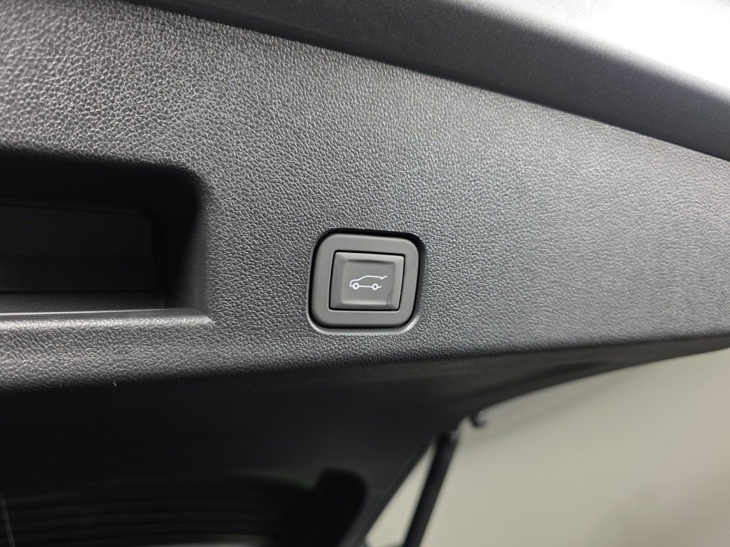 New 2026 Chevrolet Traverse LT w/ Sun and Wheel Package image 36