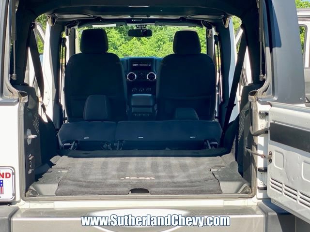 Used 2016 Jeep Wrangler Unlimited Sahara AWD/4WD image 35