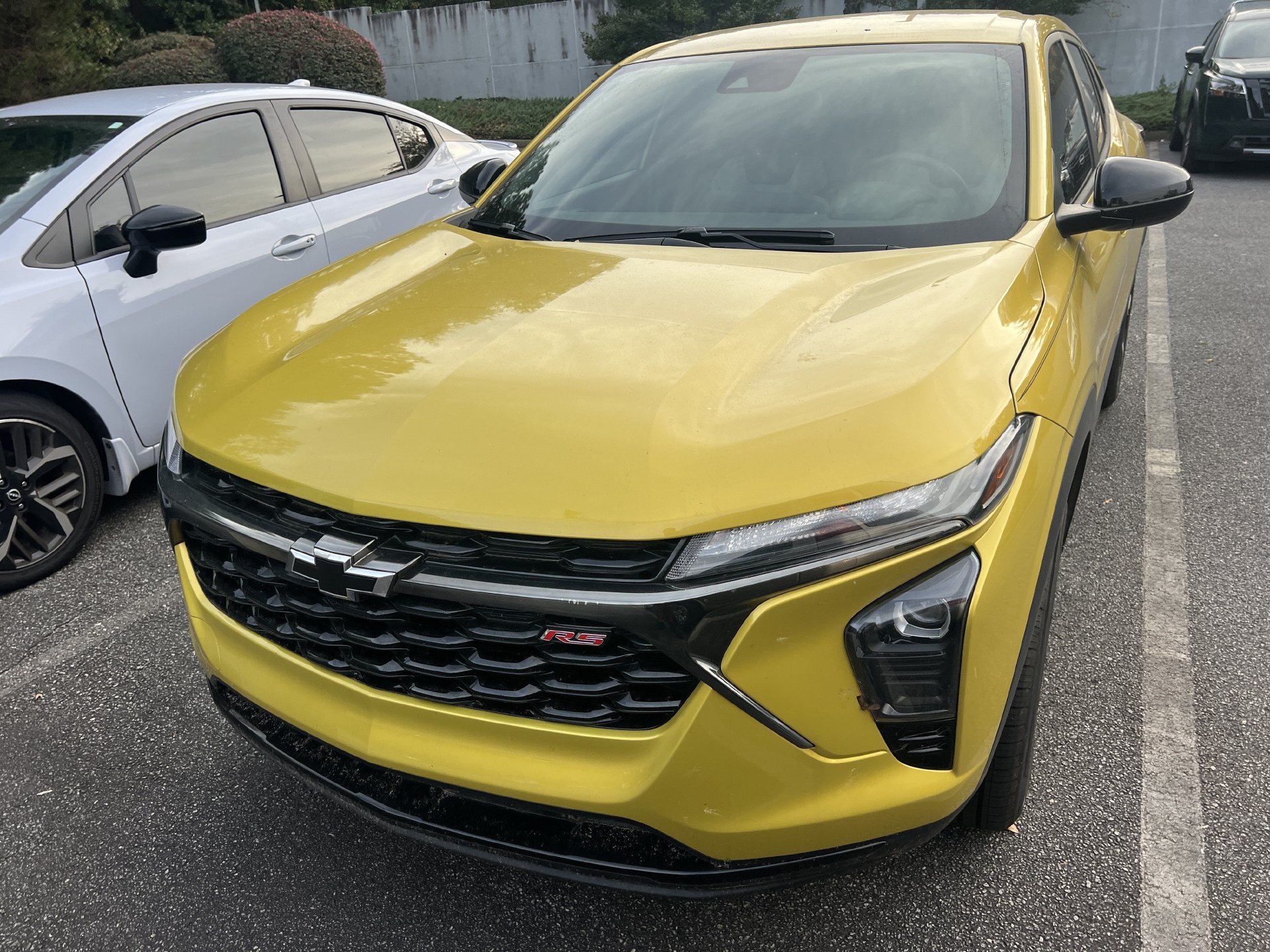 Used 2024 Chevrolet Trax RS FWD image 1