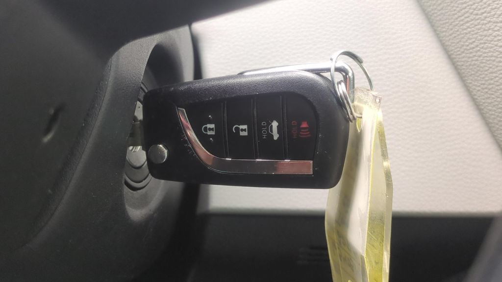 Used 2025 Toyota Corolla LE FWD image 21