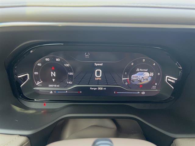 Used 2023 GMC Yukon Denali w/ Advanced Technology Package AWD/4WD image 21
