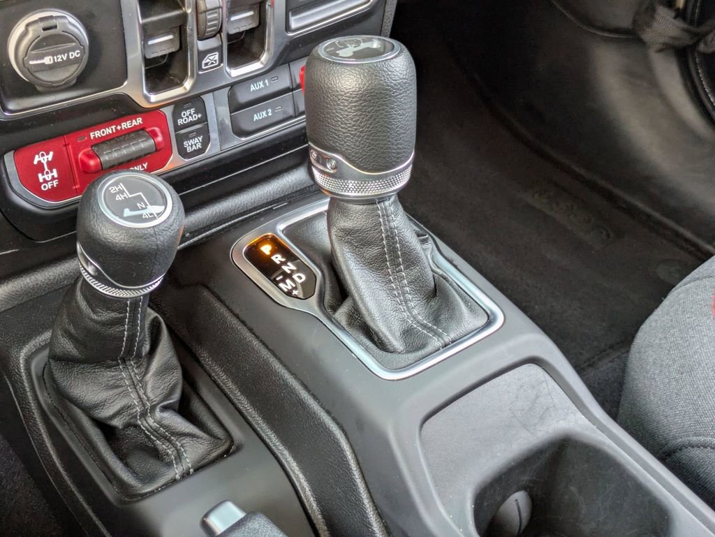 Used 2025 Jeep Wrangler Unlimited Rubicon AWD/4WD image 23