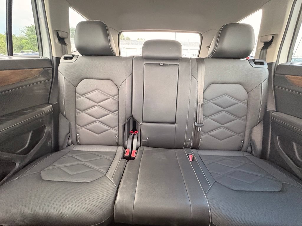 Used 2025 Volkswagen Atlas SE FWD image 30