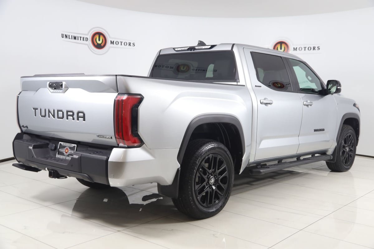 Used 2025 Toyota Tundra Limited AWD/4WD image 3