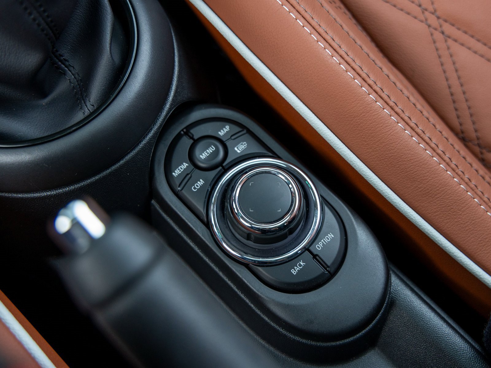 Used 2023 MINI Cooper 2-Door Hardtop w/ Signature Upholstery Package image 39