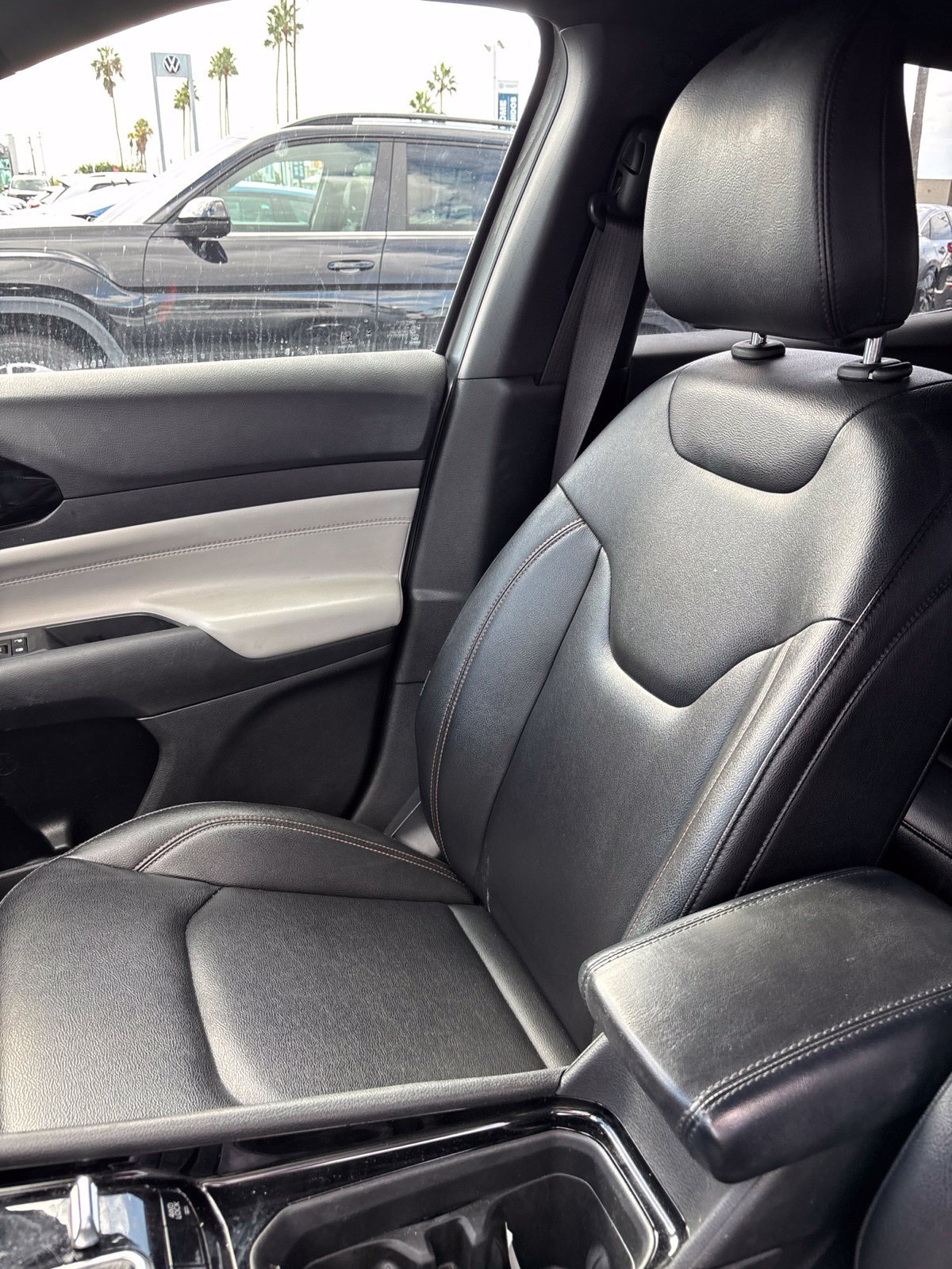 Used 2024 Jeep Compass Limited AWD/4WD image 3